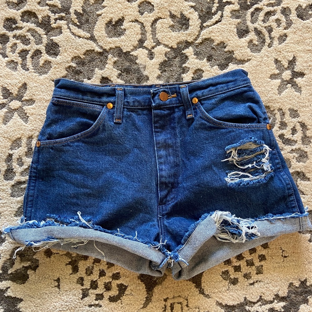‼️SOLD‼️vintage cut off wranglers